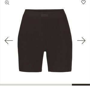 NWT Skims Black Soft Lounge Boxer